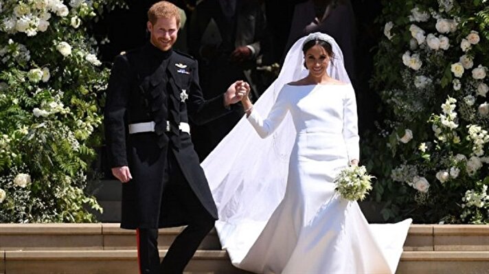 بالصور: هدايا زفاف الأمير هاري وميغان ماركل للبيع