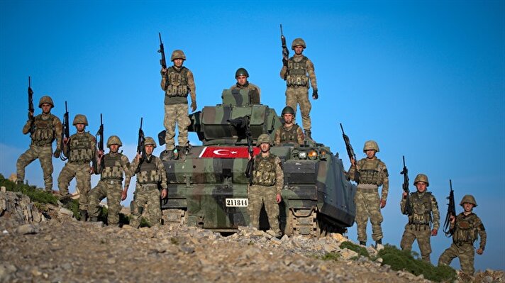 Hakkari'nin Yüksekova ilçesindeki 3'üncü Piyade Tümen Komutanlığına bağlı 34'üncü Hudut Tugay Komutanlığı ile Dağ ve Komando Tugay Komutanlığı ekiplerince düzenlenen sınır ötesi operasyonlar kapsamında Irak'ın kuzeyinde PKK'lı teröristlerden temizlenen Hakurk'ta örgütün Armuş, Avaşin Basyan ve Kani Rash'da kamp olarak kullandığı alanlara Mehmetçik tarafından üs bölgeleri kuruldu.

