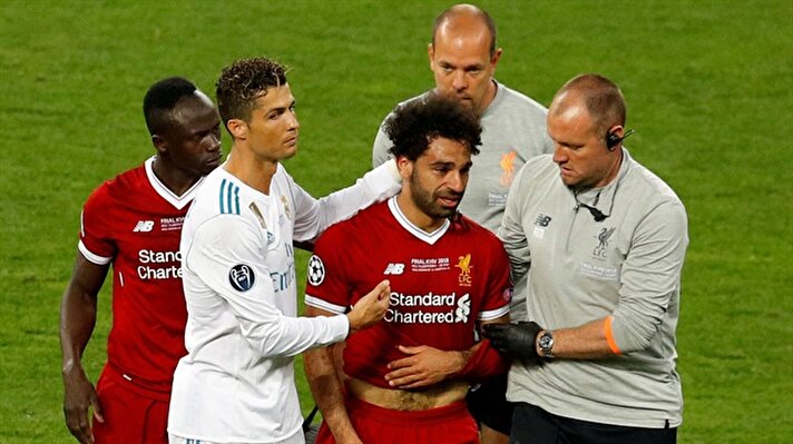 Liverpool'daki ilk yılında birçok rekora imza atan ve çok sayıda ödül kazanan Mısırlı futbolcu Salah ile Brezilyalı yıldız Firmino, play-off turundan itibaren Liverpool formasıyla 11'er gol kaydetti. 