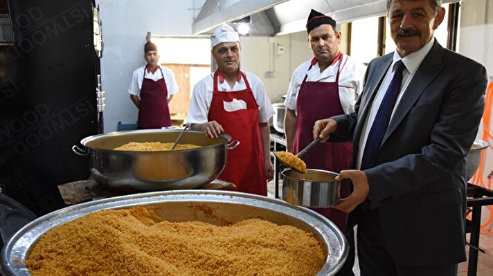 بلدية تركية تواظب على إطعام الفقراء في رمضان منذ ربع قرن