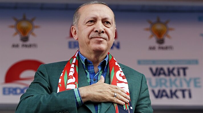 Cumhurbaşkanı Erdoğan, Kimse Kürtlere devlet aramasın. Kürtlerin devleti Türkiye Cumhuriyeti Devleti'dir. dedi.
