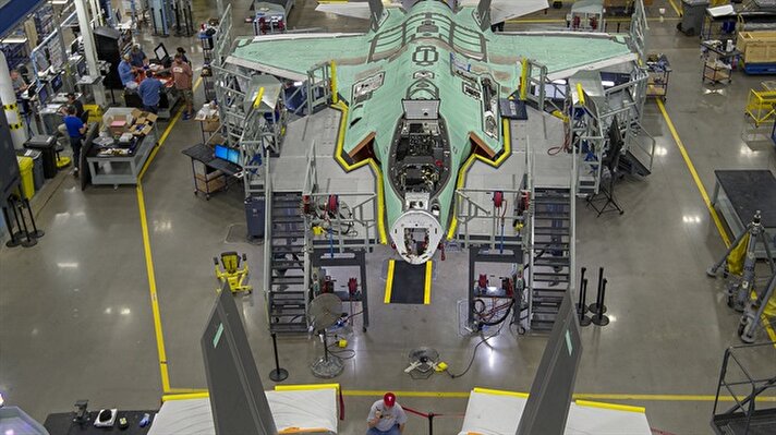 Hava filosu için 100 adet F-35 uçağı temini planlanırken, ilk 30 uçak siparişi verildi.  