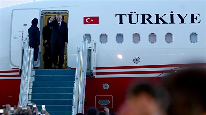 Erdoğan tours Istanbul’s new airport  