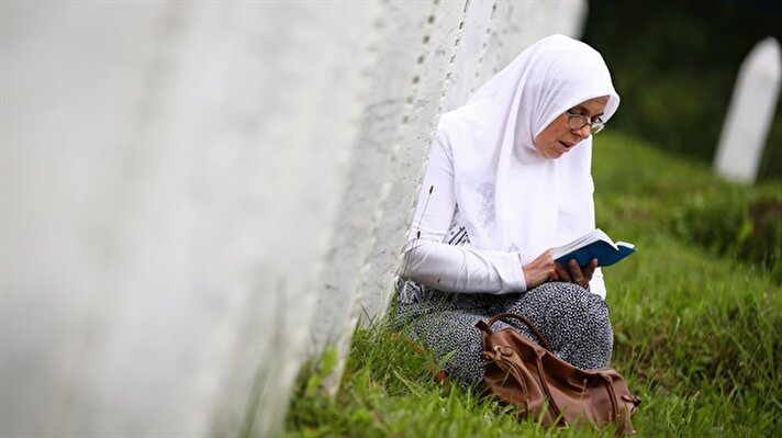 Burial for 35 Srebrenica massacre victims