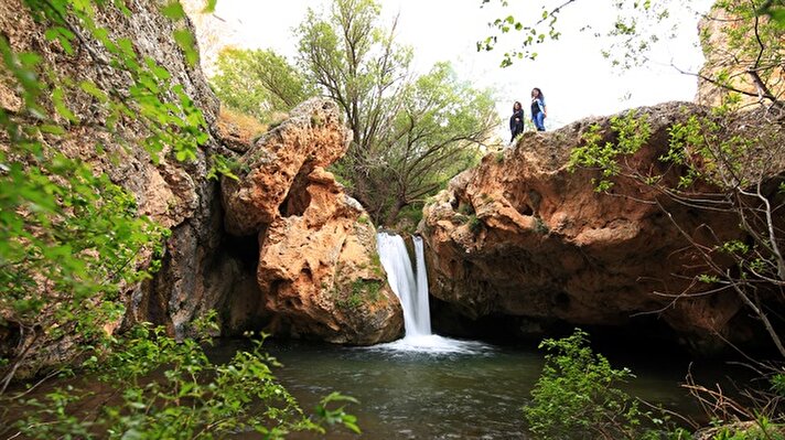 Bozkır'ın yeşil cenneti olarak nitelendirilen Günpınar Şelalesi, bir süre önce Tarım ve Orman Bakanlığı Doğa Koruma ve Milli Parklar Genel Müdürlüğünce Türkiye'nin 243. tabiat parkı ilan edildi.

