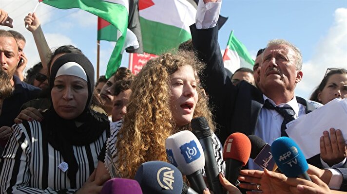 Israeli authorities on Sunday released Palestinian teen Ahmed al-Tamimi from prison after an 8-month detention.

