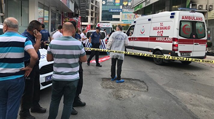 Olay saat 07.30 sıralarında Çekmeköy Çamlık Mahallesi Akınalp Sokak'ta Meydana geldi. Cezaevinde görevli astsubay ve polis memuru arasında henüz bilinmeyen bir nedenden dolayı kavga çıktı.