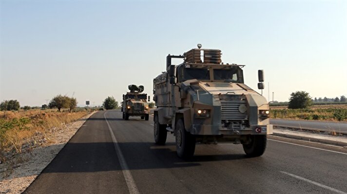 Birliklere takviye amaçlı gönderilen obüs, zırhlı personel taşıyıcı, tank ve komando birlikleri Hatay'a giriş yaptı.