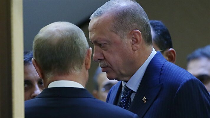 Devlet Başkanlığı Rezidansı'nda Rusya Devlet Başkanı Vladimir Putin ile görüşmesinin başında selamlama konuşması yapan Cumhurbaşkanı Erdoğan, sözlerine Putin'e teşekkür ederek başladı.  
