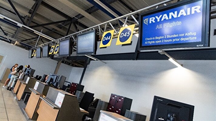Düşük maliyetli seferler düzenleyen İrlanda merkezli havayolu şirketi Ryanair’ın çalışanlarının grevleri Almanya’ya da sıçradı. (İHA)