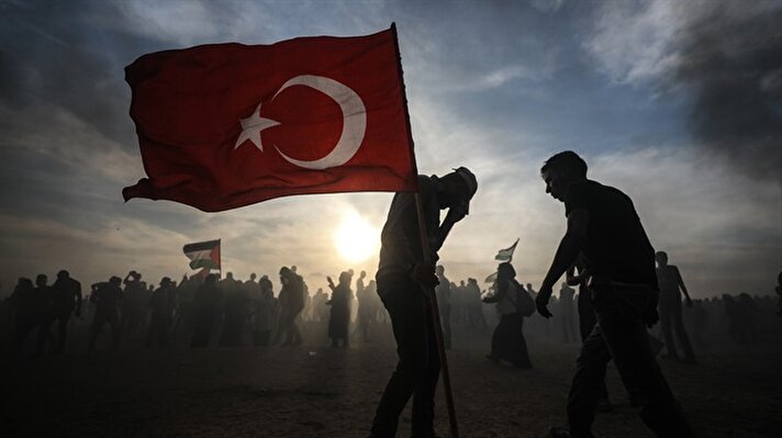 Filistinliler Türk bayrağı ile direniyorlar
