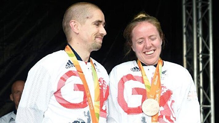 بالصور: قصة بريطانية كفيفة حصلت على الميدالية الذهبية في ركوب الدراجات