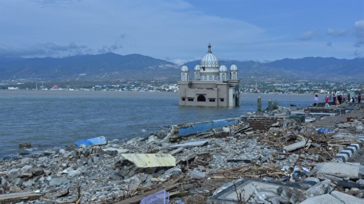 Endonezya'nın Sulawesi Adası'nda 28 Eylül'de meydana gelen 7,5 büyüklüğünde deprem ve ardından oluşan tsunami felaketinden en çok etkilenen kent Palu oldu.

