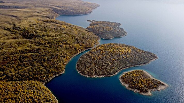 Nemrut Caldera provides stunning autumn views for visitors