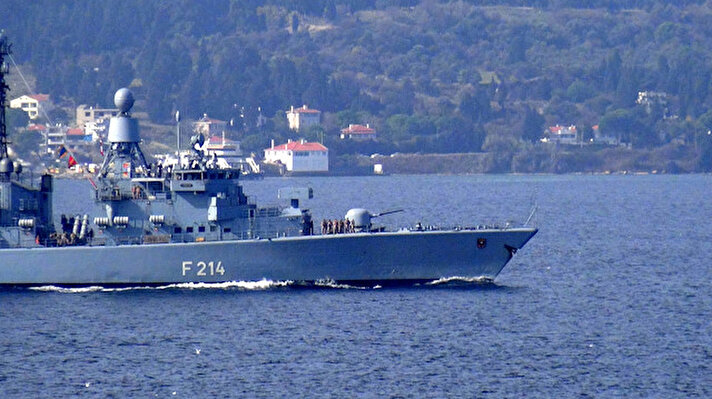 Alman donanmasına ait F-214 bordo nolu 'FGS Lubeck' adlı Bremen sınıfı fırkateyn, Çanakkale Boğazı'ndan geçti. 