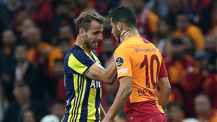 Brawl breaks out after football match between Galatasaray, Fenerbahçe