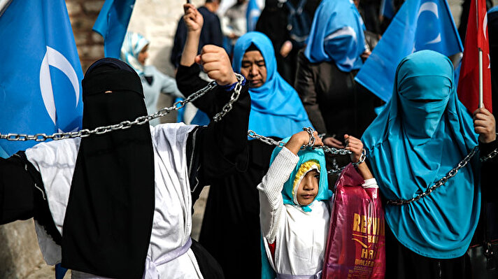 Çin Halk Cumhuriyeti'nin Doğu Türkistan'da yaşayan halka baskı ve zulmettiği gerekçesiyle aralarında sivil toplum kuruluşları ve bir grup Doğu Türkistanlının olduğu bir grup yürüyüş ve basın açıklaması düzenledi. 