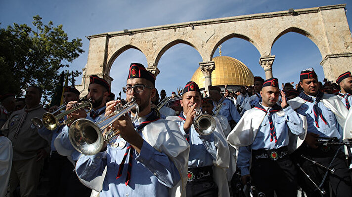 Hundreds celebrate Prophet Mohammad's birth in Jerusalem