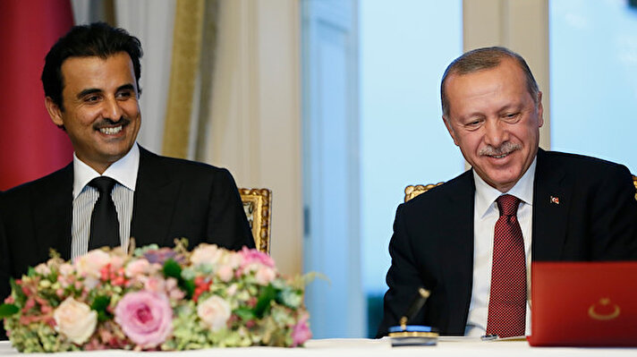 Türkiye-Katar Yüksek Stratejik Komite 4. Toplantısı, Cumhurbaşkanı Erdoğan ve Katar Emiri Şeyh Temim bin Hamed Al Sani'nin katılımıyla Vahdettin Köşkü'nde gerçekleşti.

