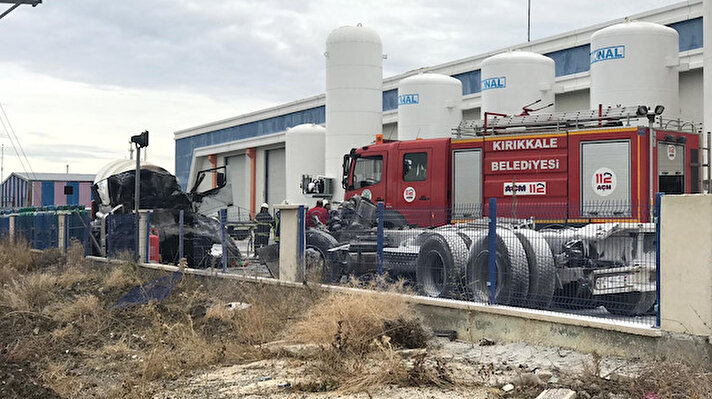 Kırıkkale Organize Sanayi Bölgesi'nde faaliyet gösteren gaz dolum tesisinde bugün saat 10.30 sıralarında patlama meydana geldi. 