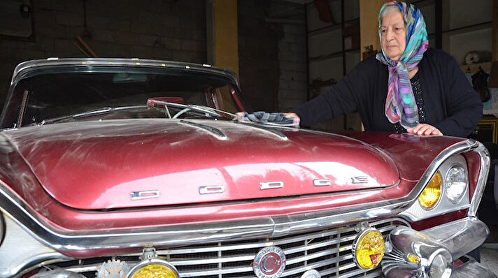 İstanbul'da 61 yıl önce sıfır kilometre olarak satın alınan 1957 model Dodge Kingsway marka otomobil, kısa bir süre kullanıldıktan sonra, Ali Bülent Özgülçin isimli Ordulu bir kişi tarafından satın alındı. 