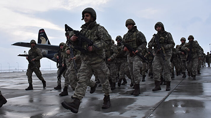 Kars'taki Sarıkamış 9. Komando Tugay Komutanlığına bağlı bir tabur komando, Türk Silahlı Kuvvetlerince (TSK) sınır ötesinde düzenlenen operasyonlarda görev almak üzere Şanlıurfa'ya uğurlandı.