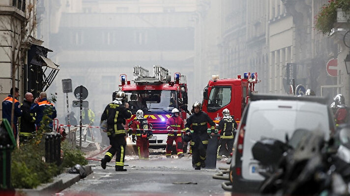 Fransa'nın başkenti Paris'in Rue de Trévise bölgesinde 9'uncu Caddedeki bir binada doğalgazdan kaynaklanan bir patlama meydana geldi.