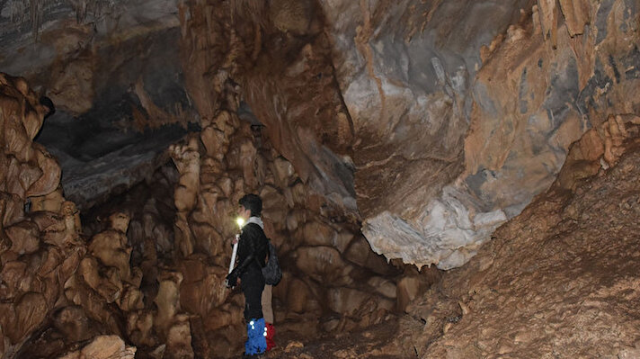 Öğrenciler, bölgede benzeri olmayan mağaranın turizme kazandırılması gerektiğini söyledi.
