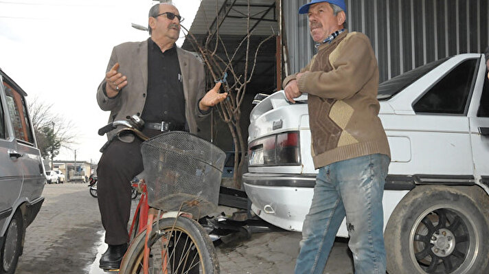 Evli ve 2 çocuk babası Şerif Temel, 1999- 2004 yılları arasında bir dönem MHP'den İncirliova Belediye Başkanlığı görevi yaptı. Makam aracı yerine bisikletle dolaşınca adı 'bisikletli başkan'a çıktı. 