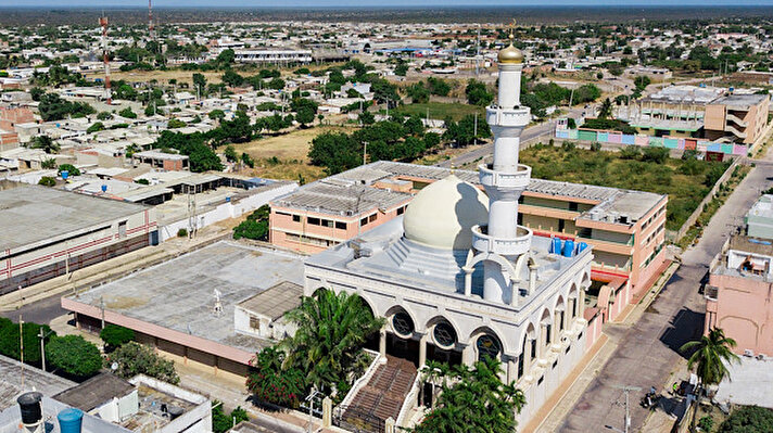The third largest mosque in Latin America, 'The Omar Ibn Al Khattab mosque' , is located in Maicao, Colombia. The structure, which opened its doors in 1997, is made from Italian marble and was designed by the Iranian architect Ali Namazi.