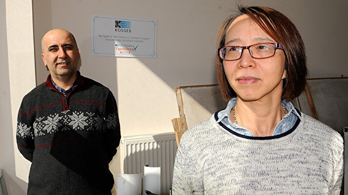 Çinli Ying ile Bingöllü Aydın Sarı, 24 yıl önce Moskova Devlet Sosyoloji Üniversitesi'nde tanıştı. Gazetecilik bölümünde olan Ying ile psikoloji bölümünde öğrenim gören Aydın Sarı, 1996'da evlendi.