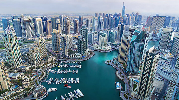 Emlak danışmanlık firması Knight Frank’in yayınladığı rapora göre, Dubai son iki yılda fiyatların en çok düştüğü emlak piyasası oldu. 2015’te tepe noktasına ulaşan fiyatlar o zamandan bu yana yüzde 25 geriledi.