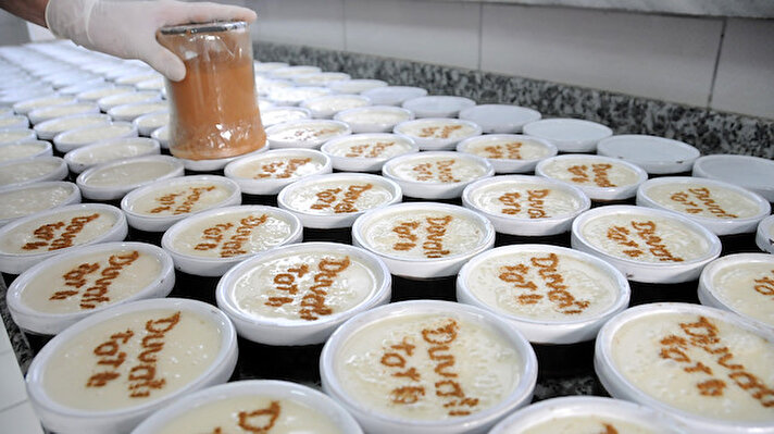 Bursa’nın Orhangazi ilçesinde 1989 yılında küçük bir köfteci dükkanı açan Orhan Çiftçi, dondurmadan esinlenerek kendilerine özel bir tatlı yapmak istedi.