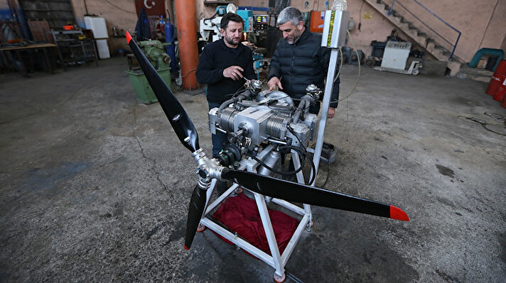 Samsun’da pilot lisansı sahibi Serdar Çift'in girişimiyle makine ustası Temel Kambur, tamamen yerli malzeme kullanarak 115 beygir gücünde 4 silindirli, pistonlu, boxer tipi sportif uçak motoru prototipi yapmayı başardı.