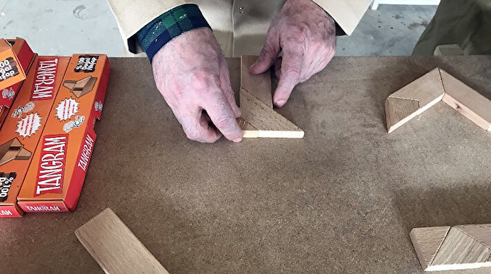 Tangram Zeka Oyunu, termalin ve mermerin başkenti Afyonkarahisar’da bir ahşap firması tarafından üretilmeye başlandı. Seri şekilde üretimi süren oyunun Almanya dahil olmak üzere birçok ülkeye ihraç edilmesi hedefleniyor.