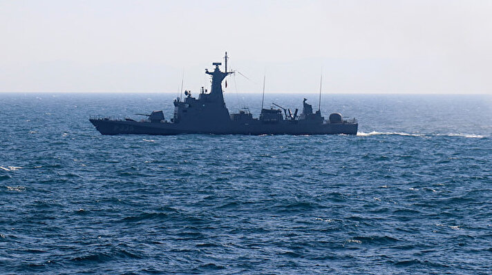 Türkiye'yi çevreleyen üç denizde aynı anda gerçekleştirilen Mavi Vatan - 2019 Tatbikatı'nın üçüncü gününde Kuzey Ege'deki Türk savaş gemileri hava savunma atışı yaptı.