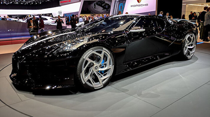 Cenevre Otomobil Fuarı’ında Bugatti dünyanın en pahalı aracını tanıttı. 
