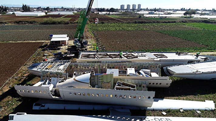 Edirne'de dalış turizmini canlandırmak ve yapay resif olarak kullanılmak üzere Saroz Körfezi'nde batırılacak Airbus A330 tipi uçak, daha sonra yeniden birleştirilmek üzere Antalya'da parçalara ayrılarak tırlara yüklendi. 