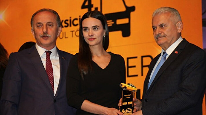Dördüncüsü düzenlene Taksiciler Ödül Töreni'nin de verilen ödülleri İstanbul Büyükşehir Belediye Başkan Adayı Binali Yıldırım verdi. 

