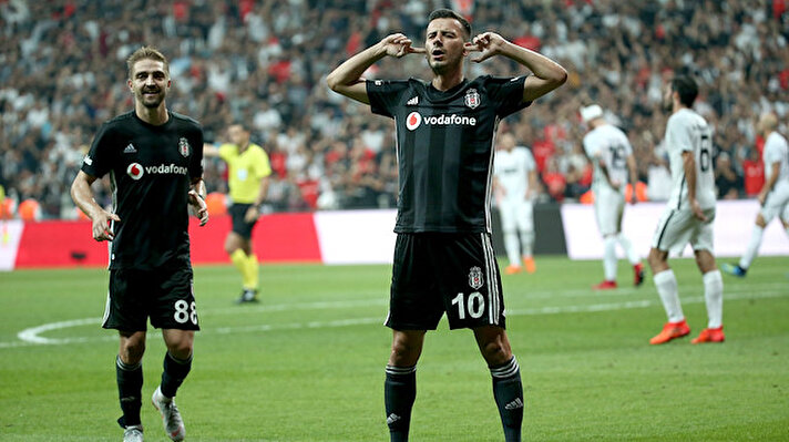 Beşiktaş'ın 2015-2016 ve 2016-2017 sezonlarındaki şampiyonluklarında büyük pay sahibi olan Oğuzhan Özyakup'un son 1,5 sezondaki formsuzluğu taraftarları büyük hayal kırıklığına uğrattı.