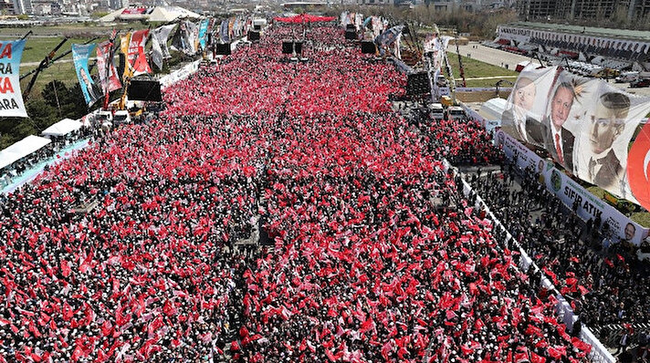 AK Parti - MHP Ankara ortak mitingi, Türkiye Cumhurbaşkanı ve AK Parti Genel Başkanı Recep Tayyip Erdoğan ile MHP Genel Başkanı Devlet Bahçeli’nin katılımıyla Atatürk Kültür Merkezi’nde gerçekleştirildi.