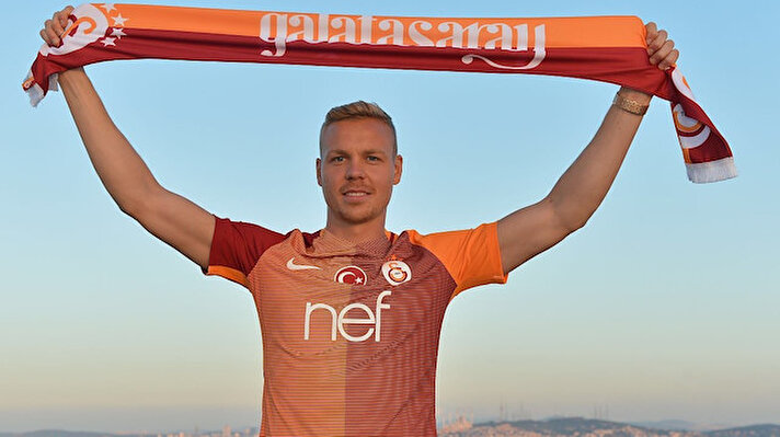 2016-2017 sezonunda Galatasaray'a kiralık olarak transfer olan ​İzlandalı golcü Kolbeinn Sigthorsson, sarı kırmızılı takımda sakatlığı sebebiyle hiçbir maçta forma giyememişti.