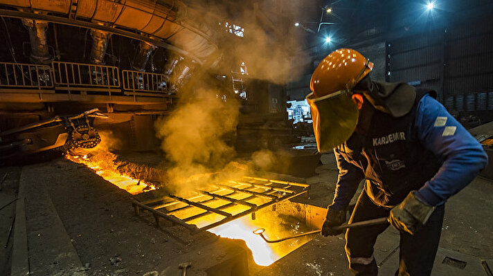 1920'li yıllarda başlatılan ulusal sanayileşme hamlesi kapsamında da 82 yıl önce ilk demir ve çelik fabrikasının temelini Karabük'te atan ve yılda 150 bin ton kapasiteyle üretime başlayan Türkiye, bugün çelik üretiminde 37,3 milyon tonla dünyada sekizinci, Avrupa'da ise ikinci sırada bulunuyor. 