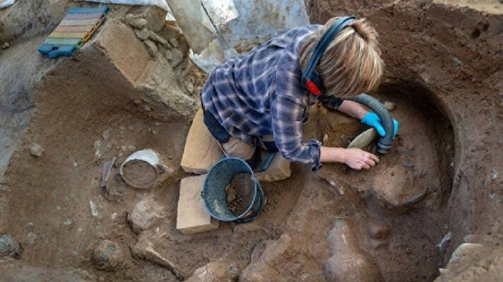 Etrüskler, Milattan Önce 900 yılları civarında Toskana civarında yaşıyorlardı. Kültürleri hakkında çok az yazı bulunuyor.