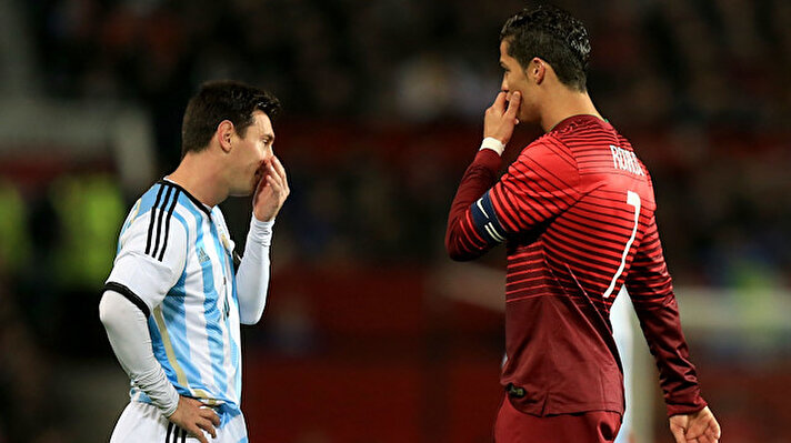 Messi ve Cristiano Ronaldo, 21. yüzyılın en yetenekli iki futbolcusu olarak gösteriliyor. Bu iki futbolcunun hayranları her fırsatta birinin diğerinden daha üstün olduğu yanları savunsa da, 'Messi mi, Ronaldo mu?' sorusu halen futbolseverler tarafından tartışılan konuların en başında yer alıyor.