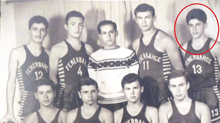 30 Ocak 1936’da, İstanbul’da dünyaya gelen Can Bartu, spor hayatına Fenerbahçe’de basketbol oynayarak başladı. 