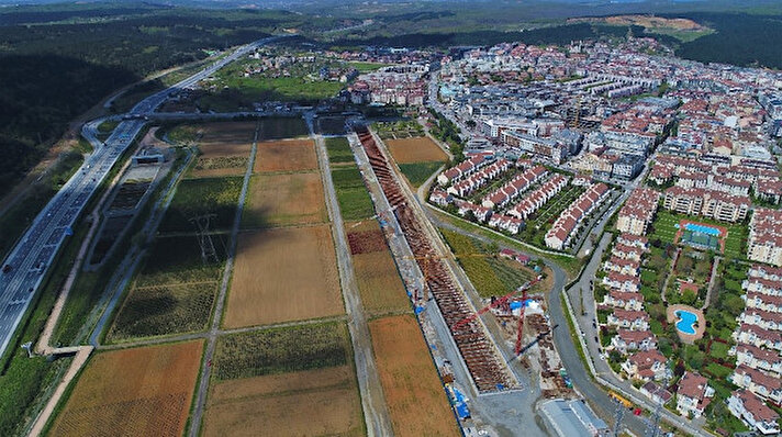 Ulaştırma ve Altyapı Bakanlığı tarafından yapılan İstanbul Havalimanı’na şehir merkezinden ulaşımı sağlamak için inşa edilen Gayrettepe-Yeni Havalimanı Metro hattı 1. etabında çalışmalar hızla devam ediyor. 
