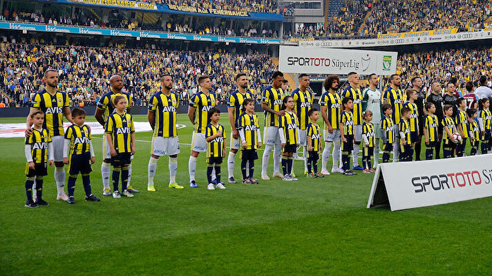 Yeni sezonda kadroda buyük bir değişime imza atması beklenen Fenerbahçe'de öncelik yeni sezonda düşünülmeyen futbolcularla yolların ayrılması.