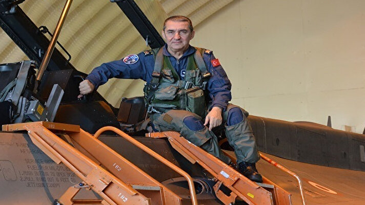 Hava Kuvvetleri Komutanı Orgeneral Hasan Küçükakyüz, F-16 savaş uçağına binerek terörle mücadele harekatına katıldı. 
