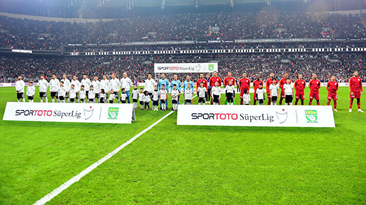 Süper Lig'in 31. haftasında pazar günü oynanacak Galatasaray-Beşiktaş derbisi öncesinde kadro değerlerine bakıldığı zaman sarı-kırmızılıların önde olduğu görülüyor.